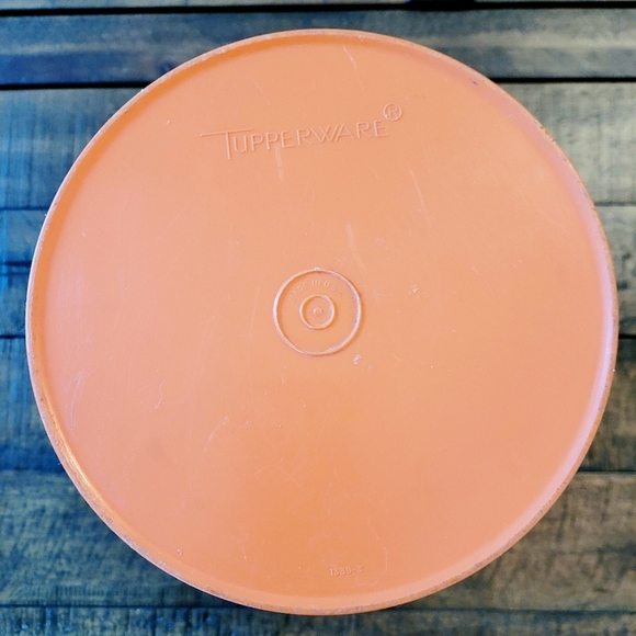 Vintage Tupperware Large Storage Container Excellent Condition Orange Made InUSA - Picture 3 of 9